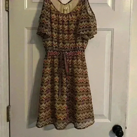 Dress - Picture 1 of 4